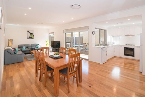 Gale House - Kingaroy Accommodation 5
