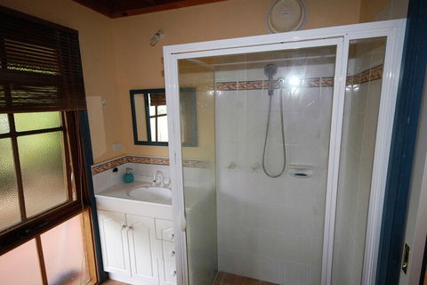Garden Cottage Beechworth - Kingaroy Accommodation 3