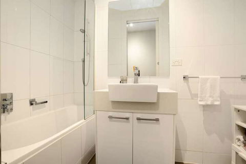 Essendon Sub Penthouse On Napier - Kingaroy Accommodation 5