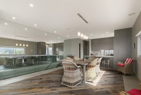 Grossard Point The Lighthouse Ventnor - Kingaroy Accommodation 4