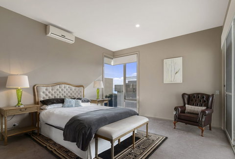 Grossard Point The Lighthouse Ventnor - Kingaroy Accommodation 2