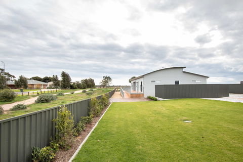 Wellington Lake Retreat - Kingaroy Accommodation 0