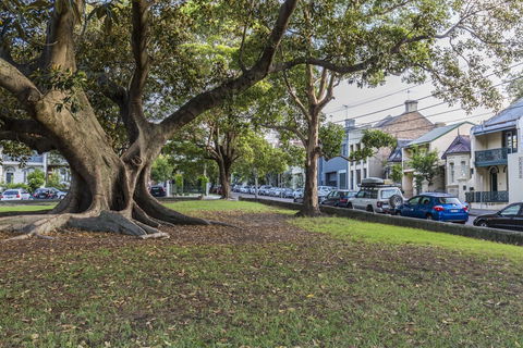 A Walk To Syd Uni & RPA Hospital - Kingaroy Accommodation 1