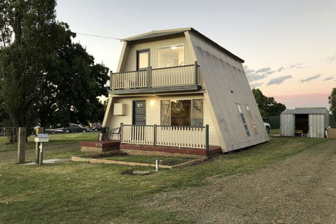 Millieâ€™s A Frame Uralla Haven - Kingaroy Accommodation 2