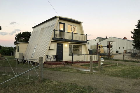 Millieâ€™s A Frame Uralla Haven - Kingaroy Accommodation 3