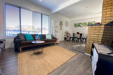 Millieâ€™s A Frame Uralla Haven - Kingaroy Accommodation 6