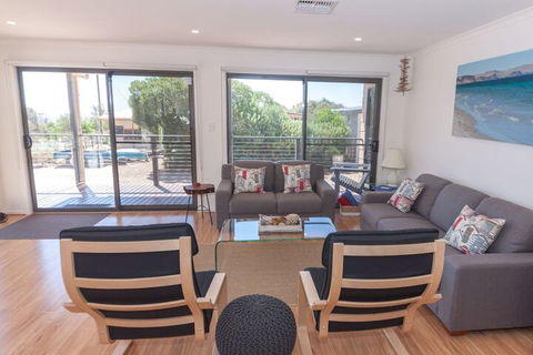 Lady Bay Getaway 12 Lady Bay - Kingaroy Accommodation 4