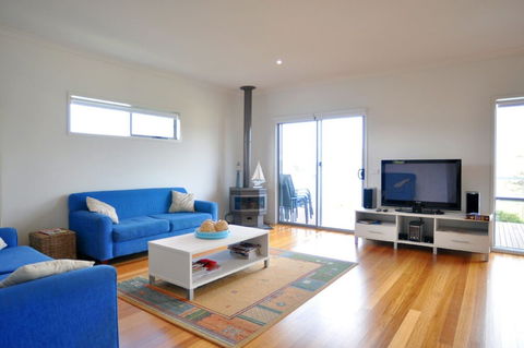 Chiaro Villa Surf Side - Kingaroy Accommodation 3
