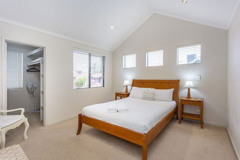 Coode Street Townhouse - Kingaroy Accommodation 5