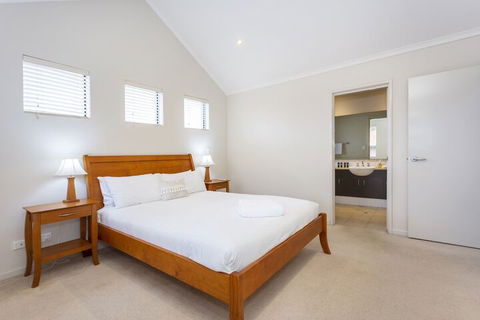 Coode Street Townhouse - Kingaroy Accommodation 1