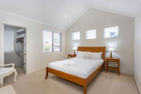 Coode Street Townhouse - Kingaroy Accommodation 0