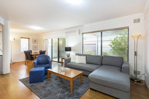 Coode Street Townhouse - Kingaroy Accommodation 4