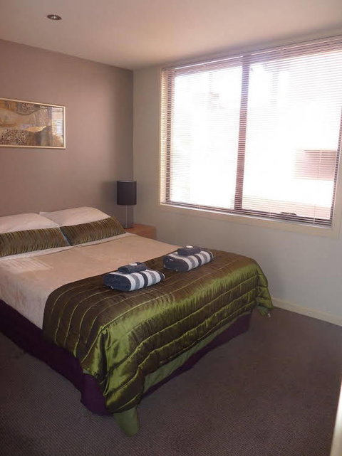 Flinders Lane Holiday Apartments - Kingaroy Accommodation 5