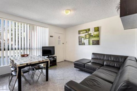 Sunset Court Unit 1 / 3 Resthaven Avenue - Kingaroy Accommodation 7