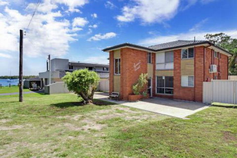 Sunset Court Unit 1 / 3 Resthaven Avenue - Kingaroy Accommodation 2