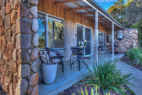 Freycinet Stone Studio 6 - Kingaroy Accommodation 5