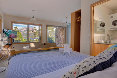 Freycinet Stone Studio 6 - Kingaroy Accommodation 4