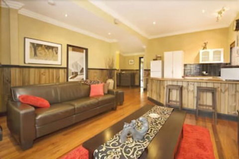 Top Of The Range Retreat - Kingaroy Accommodation 2