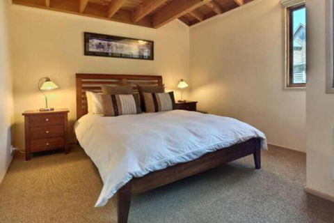 Blue Bird - Kingaroy Accommodation 0