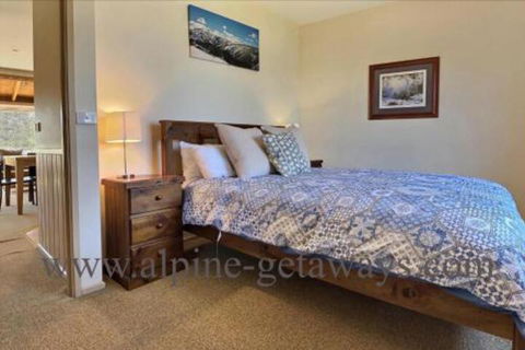 Blue Bird - Kingaroy Accommodation 6