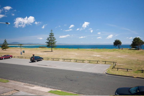 Hi Surf Unit 4 92 Head St. Forster - Kingaroy Accommodation 2