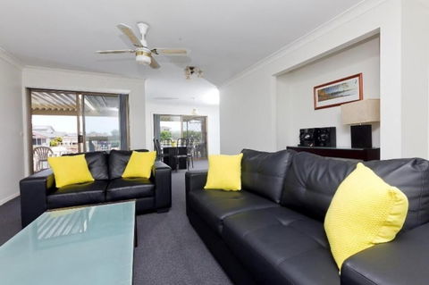 Lake House On Elouera - Kingaroy Accommodation 1