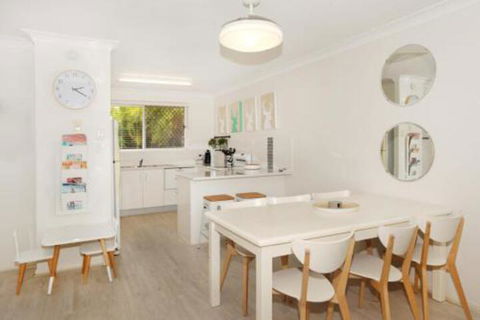 Unit 1 / 14 Tamarindus Street Marcoola Beach Pet Friendly 300 BOND Linen Supplied - Kingaroy Accommodation 4