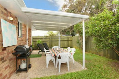Unit 1 / 14 Tamarindus Street Marcoola Beach Pet Friendly 300 BOND Linen Supplied - Kingaroy Accommodation 5