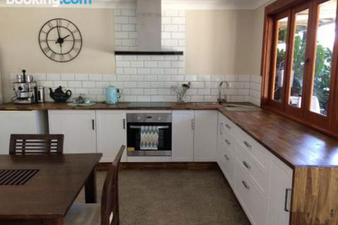 Takura Heights Modern Country Apartment With Pool Access - Kingaroy Accommodation 6