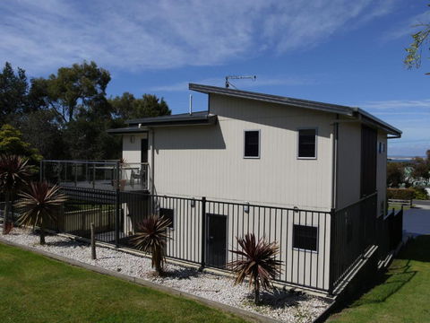 Luxury Near Old Pier Beach - Kingaroy Accommodation 6