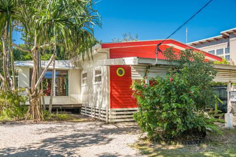 A SWEET ESCAPE Beachcombers Cottage Beachfront - Kingaroy Accommodation 6