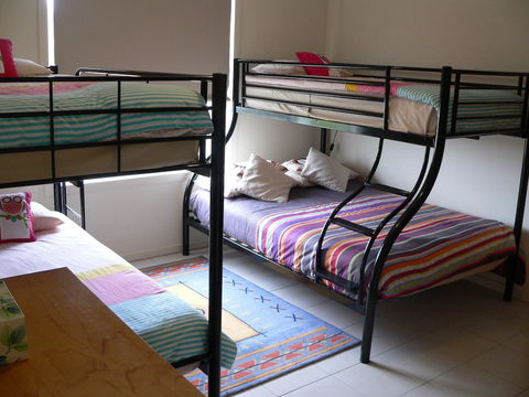 Lantauanan - Kingaroy Accommodation 6