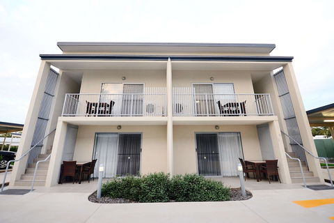Oaks Middlemount Suites - Kingaroy Accommodation 1