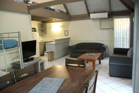 Kellys Beach Resort - Kingaroy Accommodation 6