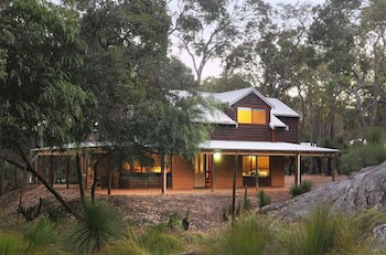 Woodstone Cottages - Kingaroy Accommodation 1