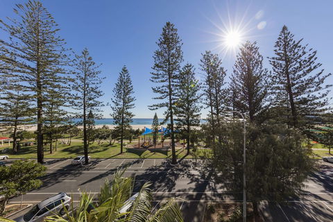 Oaks Gold Coast Calypso Plaza Suites - Kingaroy Accommodation 4