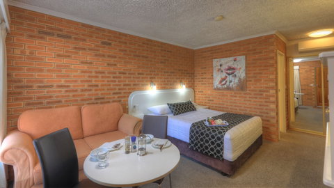 Cousins Motor Inn - Kingaroy Accommodation 6