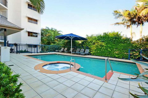 Raffles Mooloolaba - Kingaroy Accommodation 1