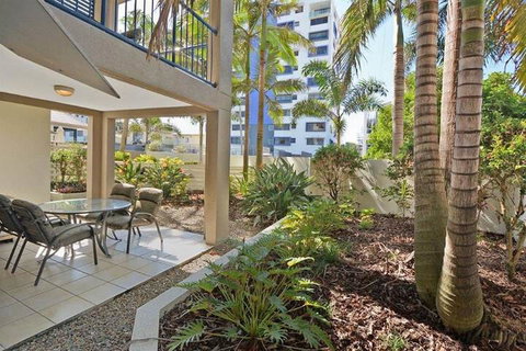 Raffles Mooloolaba - Kingaroy Accommodation 4