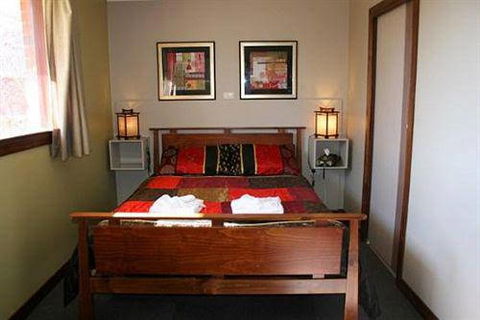 Golden Embers Apartments - Kingaroy Accommodation 3