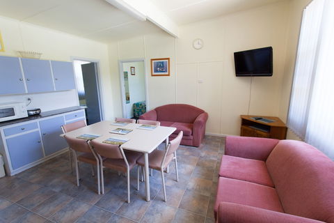 Modra's Apartments - Kingaroy Accommodation 6