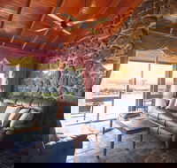 Tuki Retreat - Kingaroy Accommodation