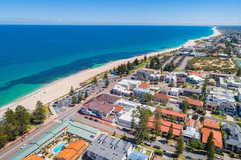Cottesloe Beach Chalets - Kingaroy Accommodation 2