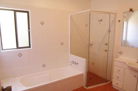 Cooinda 17 Dulconghi Street - Kingaroy Accommodation 4