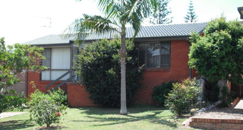 Cara Nobbys Beach 11 Wesley Avenue - Kingaroy Accommodation 3