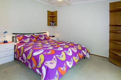 Cara Nobbys Beach 11 Wesley Avenue - Kingaroy Accommodation 7