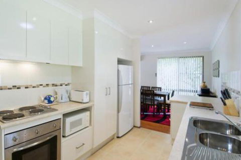 Cara Nobbys Beach 11 Wesley Avenue - Kingaroy Accommodation 0