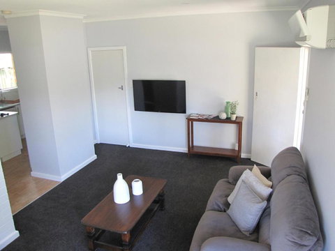 Clarke Street - Kingaroy Accommodation 6