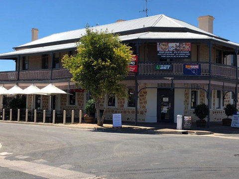 Cornwall Hotel - Kingaroy Accommodation 5