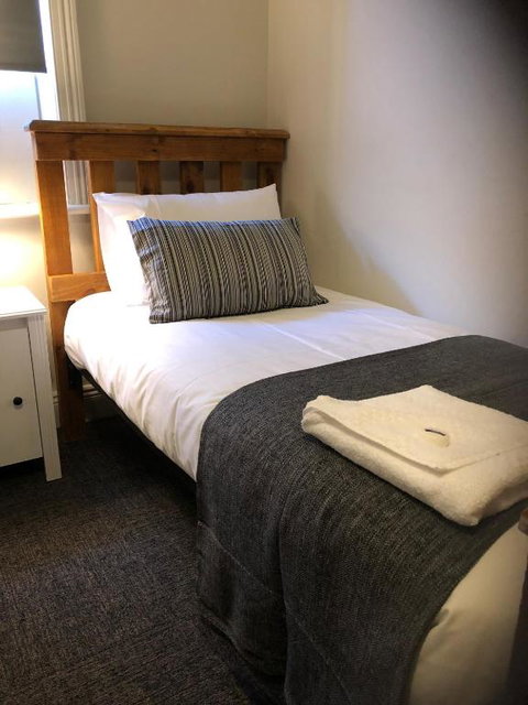 Cornwall Hotel - Kingaroy Accommodation 4